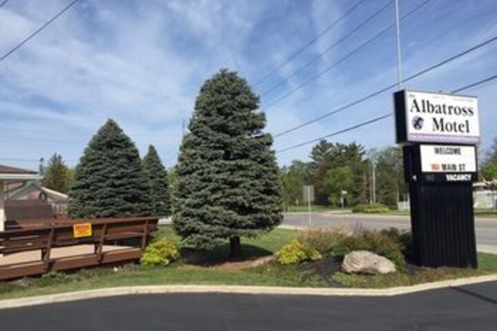 Albatross Motel