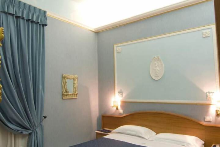 Room 17 of 36