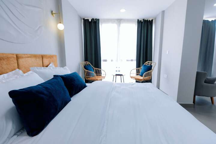 Room 8 of 61