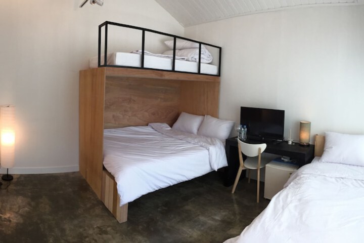 Room 17 of 155