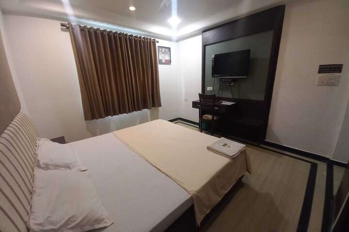 Room 10 of 23