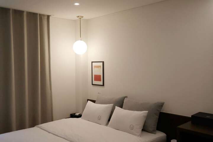 Room 7 of 32