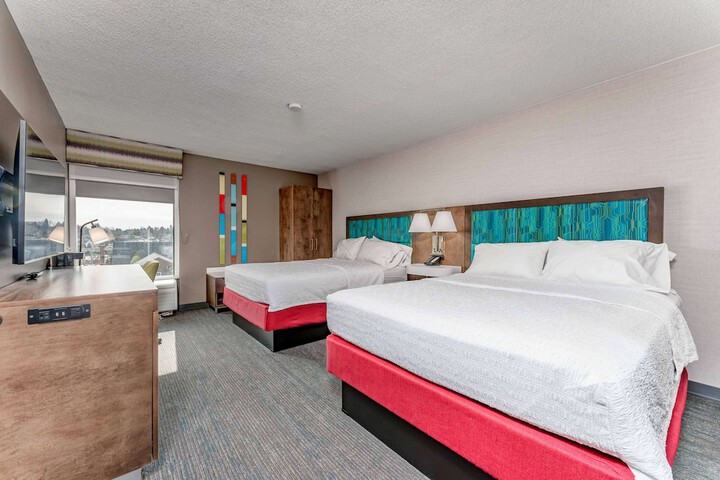 Double Accessible Queen Size Bed (8 of 8)