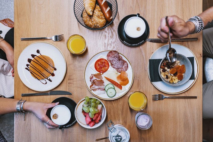 Breakfast/Coffee Service 111 of 124