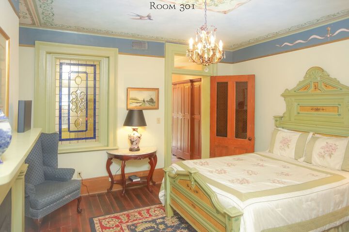 Room 15 of 170