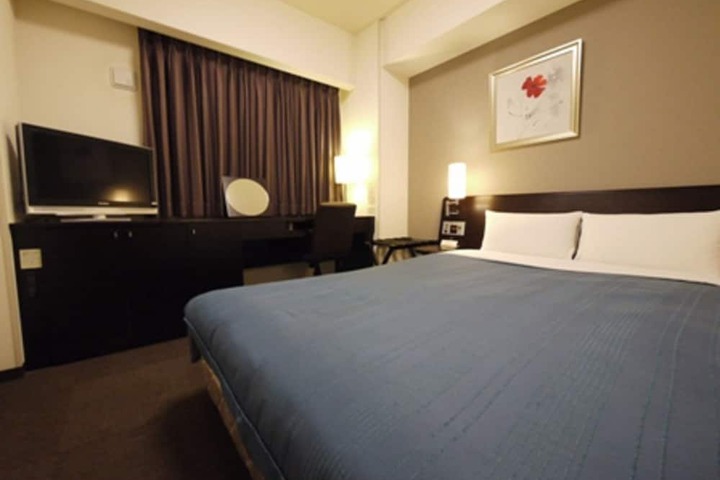 Room 3 of 27