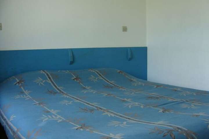 Room 9 of 18