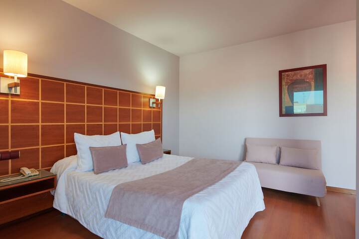 Room 50 of 186