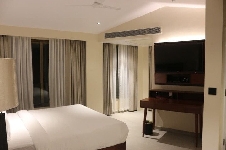 Room 7 of 57