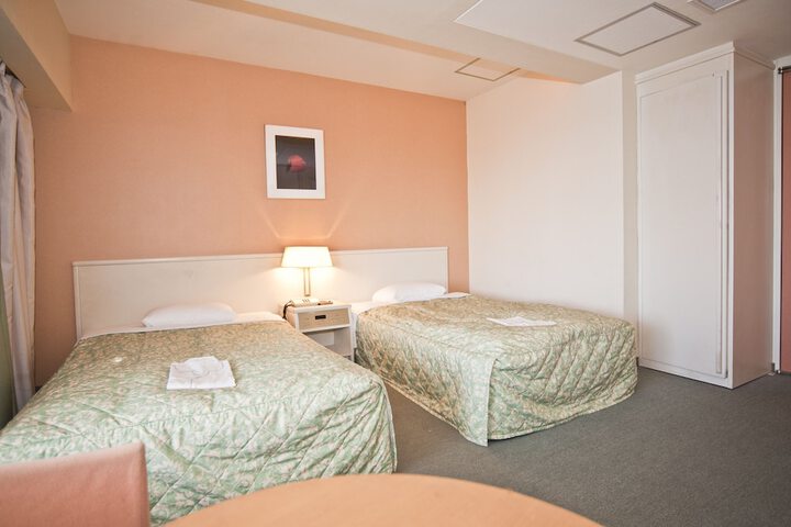 Room 53 of 120