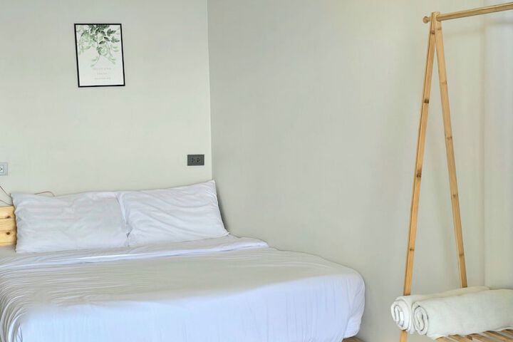 Room 13 of 40
