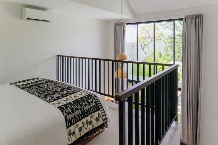 Room 14 of 65