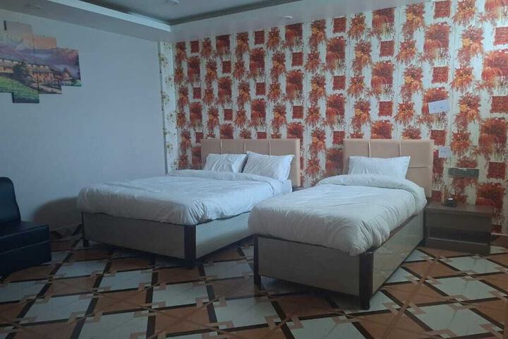 Room 19 of 38