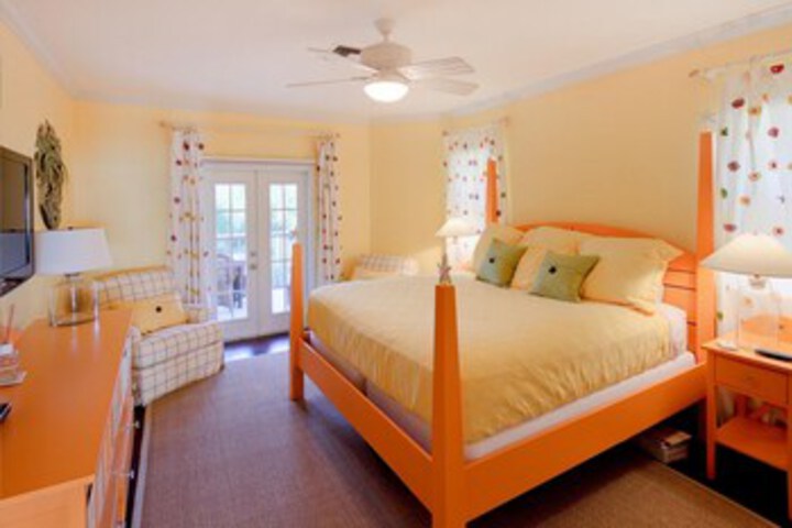 Room 13 of 19