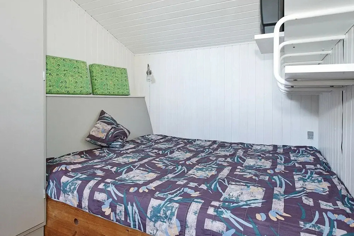 Room 3 of 10
