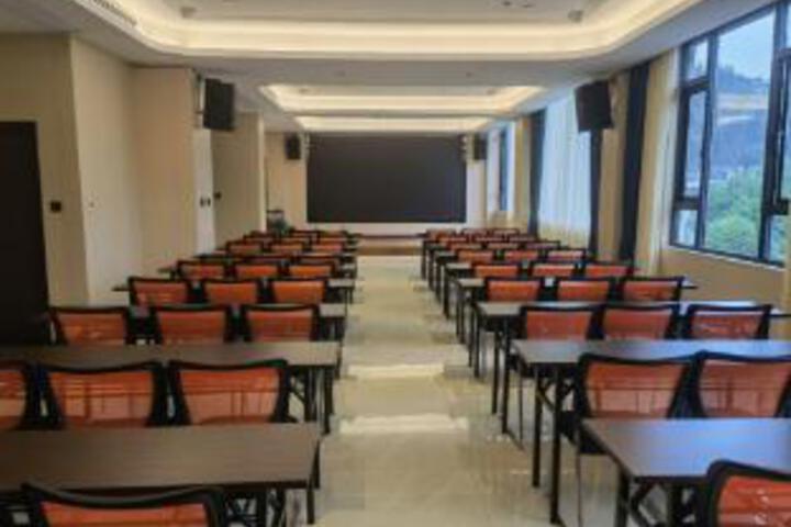 Room 14 of 23