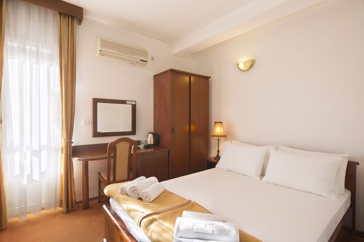 Room 37 of 95