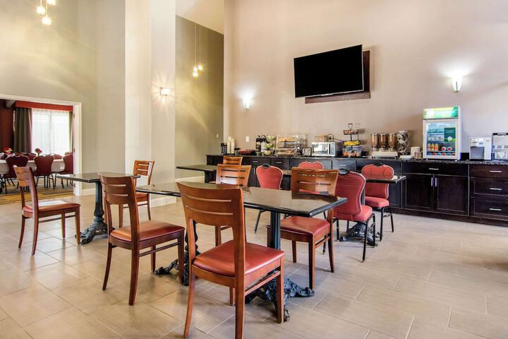 Breakfast/Coffee Service 27 of 41