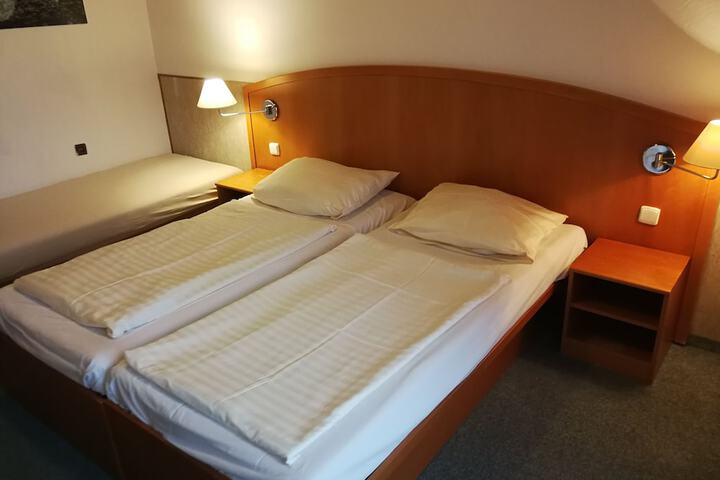 Room 5 of 88