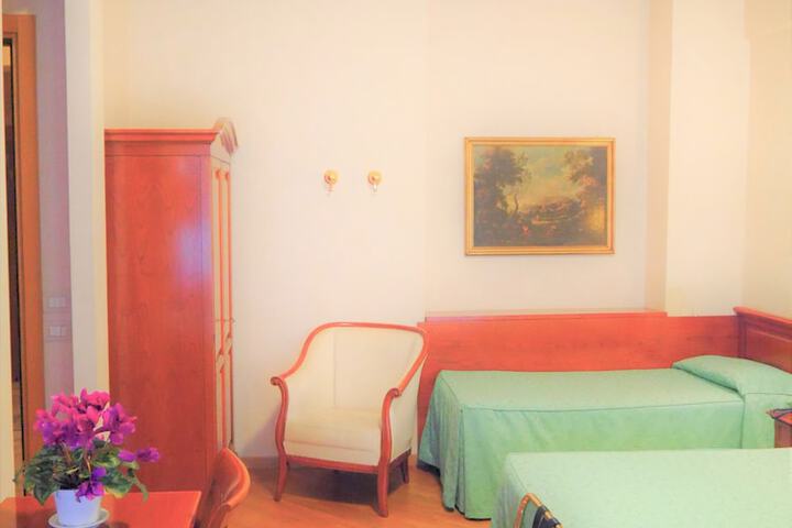 Room 26 of 201