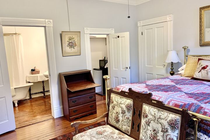 Room 12 of 25