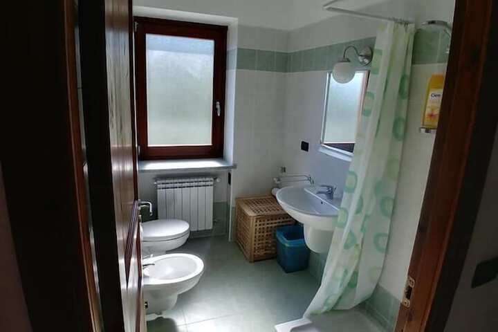 Room 9 of 15