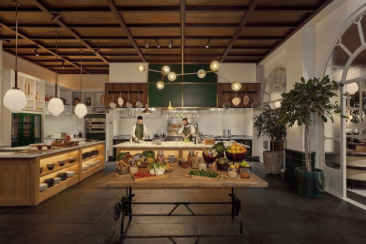 Dining 60 of 77