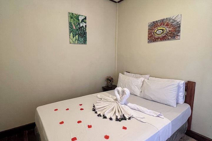 Room 10 of 81