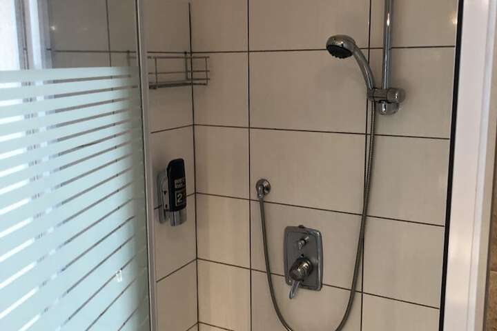 Room 32 of 54