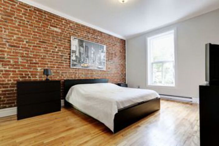 Room 10 of 30
