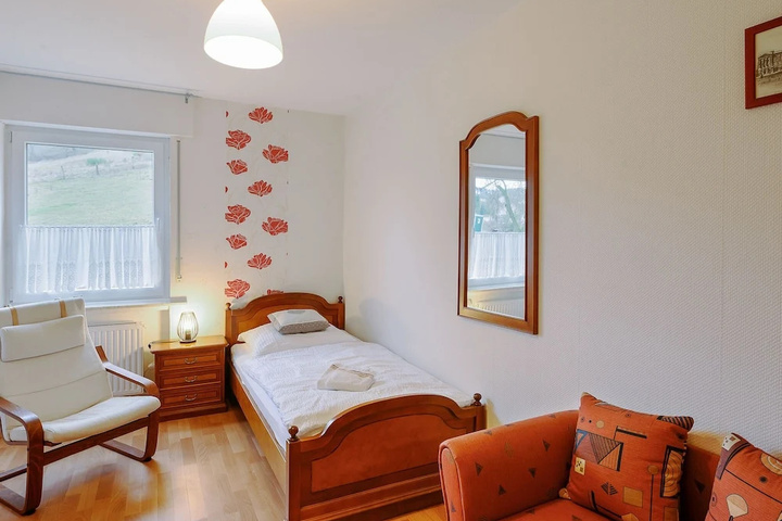 Room 5 of 13
