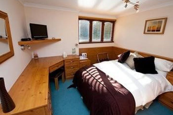 Room 5 of 7
