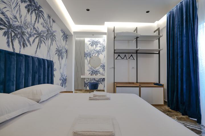 Room 25 of 105