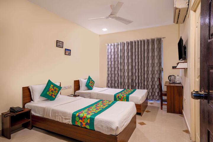 Room 15 of 42