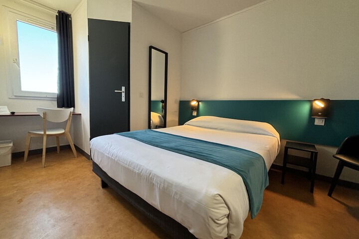 Hôtel Face West Le Pontet in Le Pontet