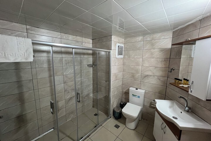 Room 50 of 74