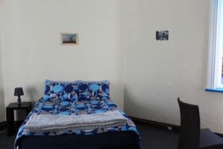 Room 5 of 11