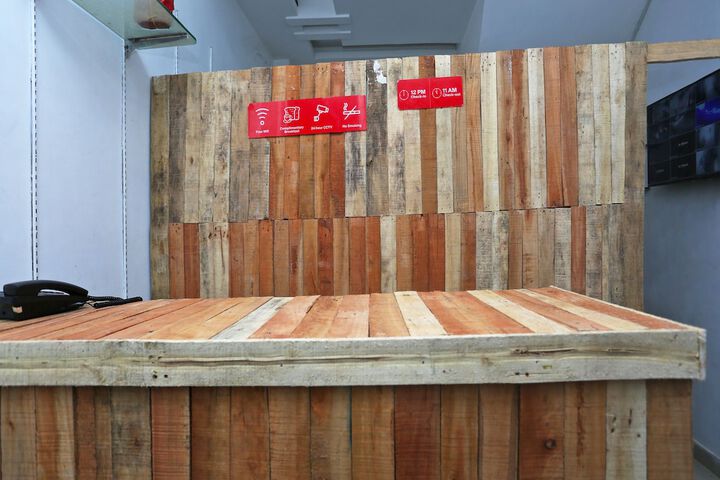 OYO 15994 HOTEL BULLET INN & LOUNGE