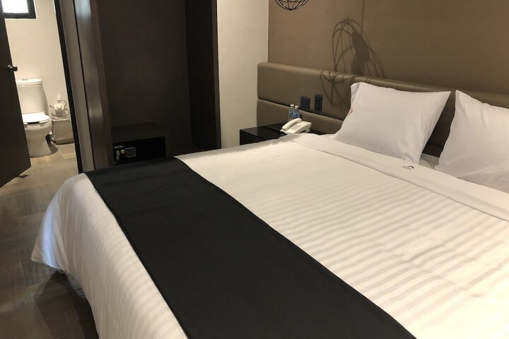 Room 20 of 49