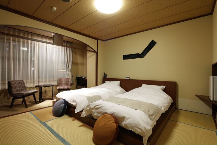 Room 9 of 43