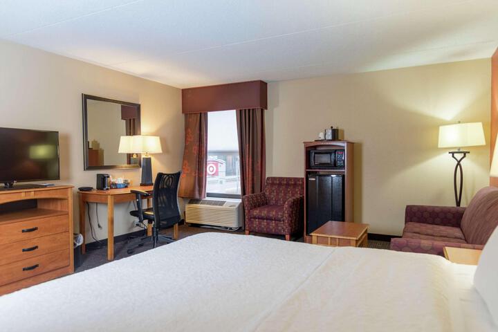 1 King Bed with Sofa Bed (3 of 14)