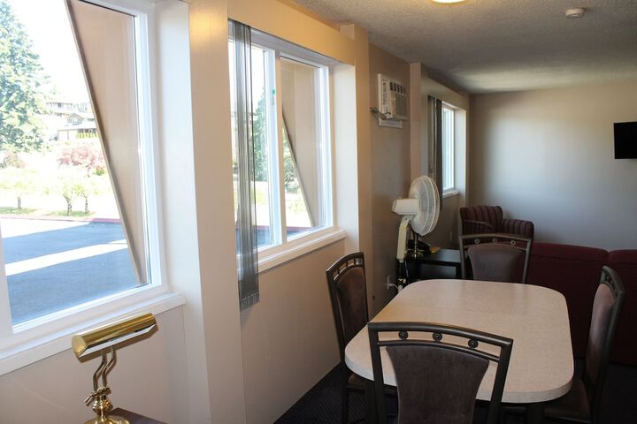 Room 11 of 34