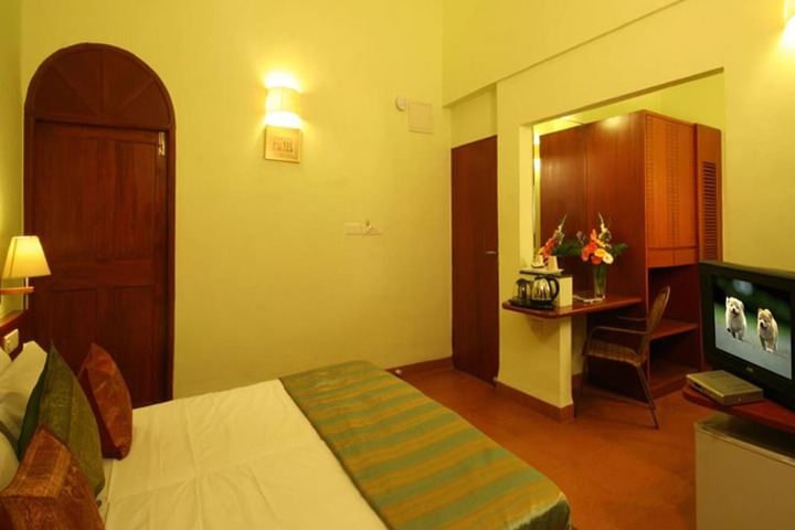 Room 8 of 35