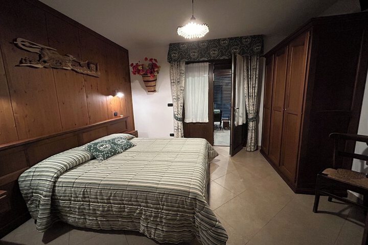 Room 27 of 85