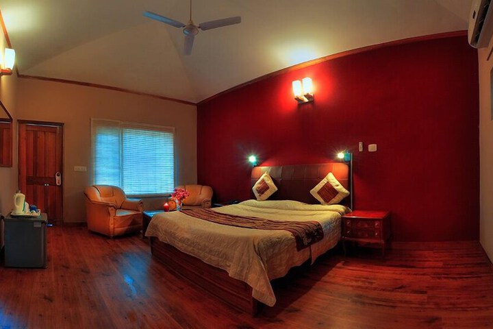 Room 6 of 14