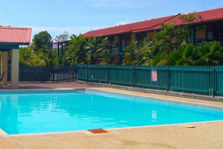 Pool Hotel