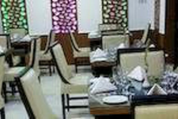 Dining 54 of 57