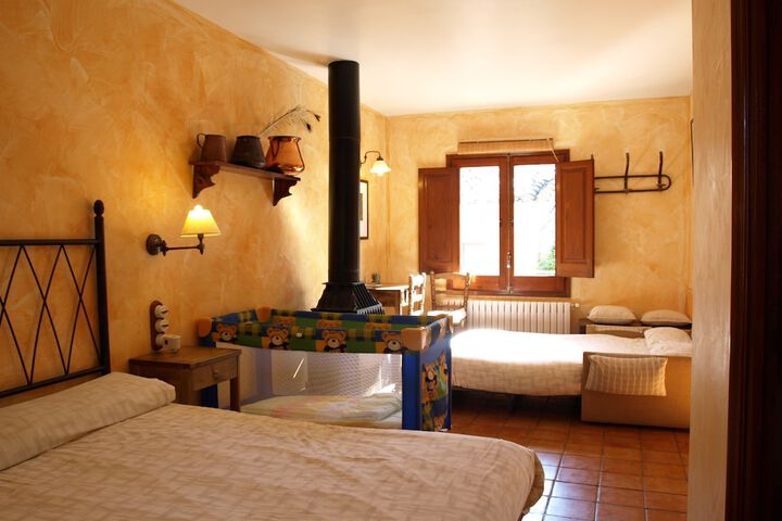 Room 2 of 6
