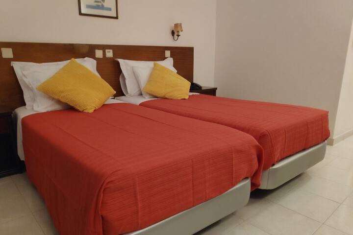 Room 8 of 82