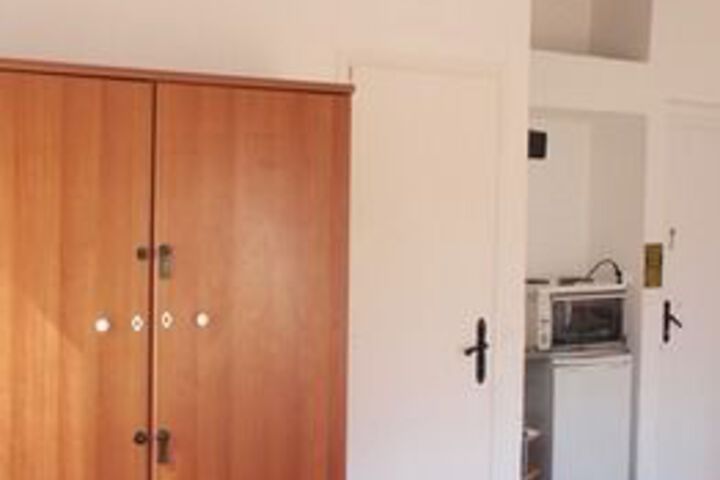 Room 16 of 29